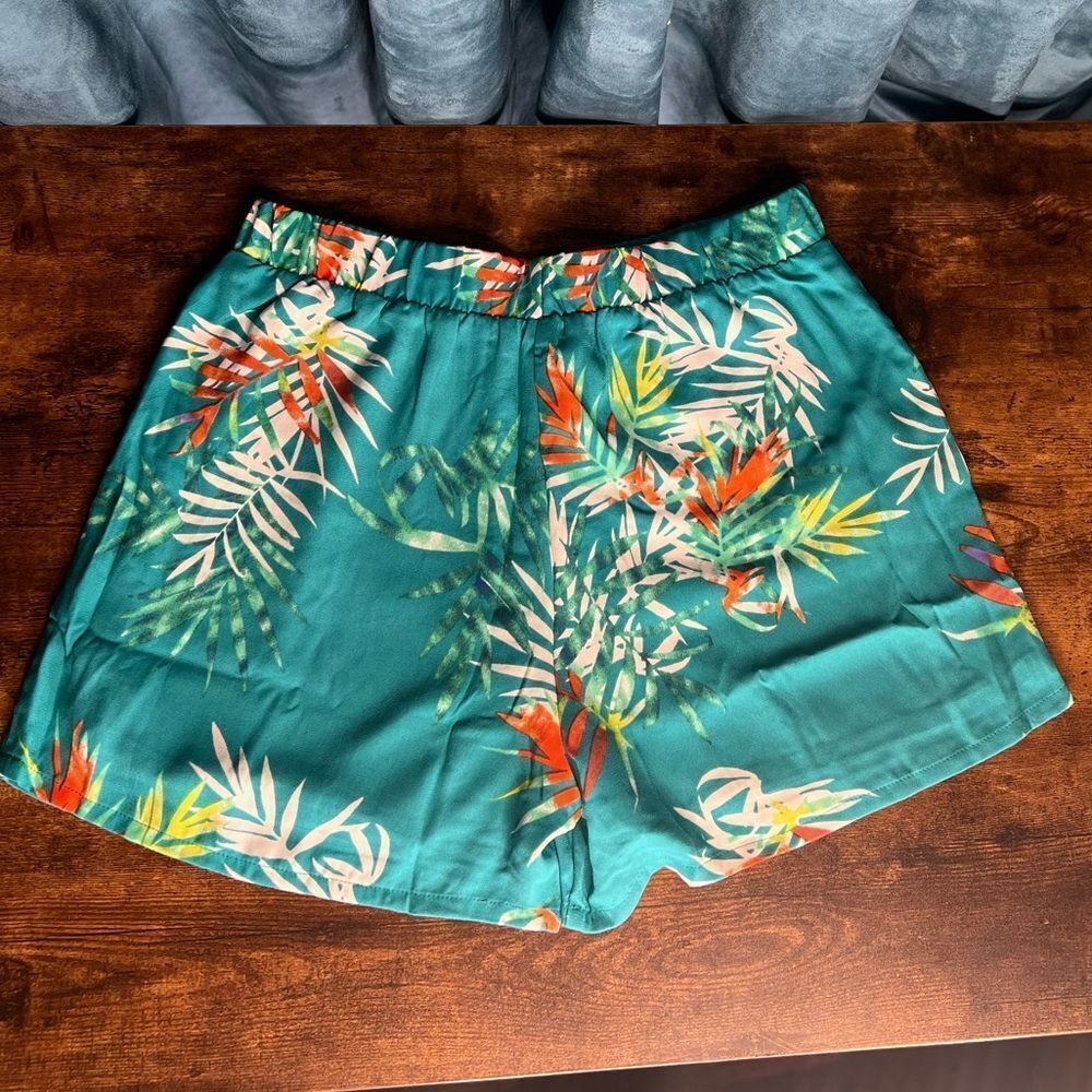 Revolve Three Eighty-Two Lightweight Tropical Sho… - image 5